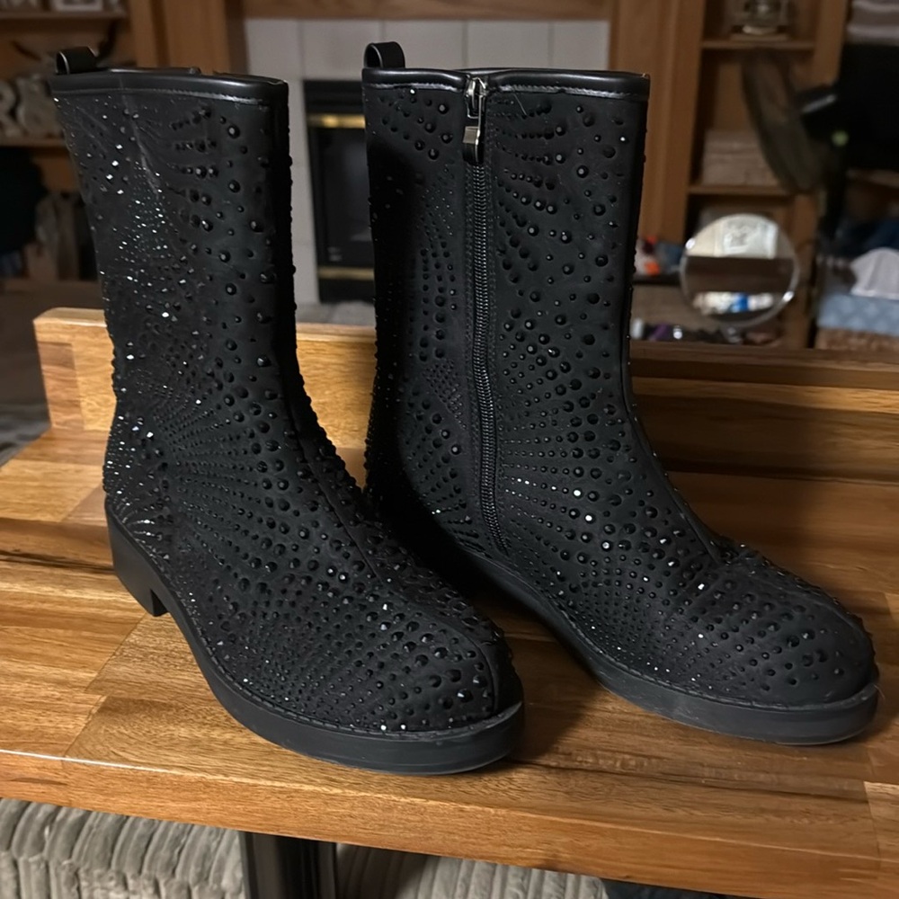 Black man made sparkly boots